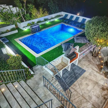 The View House *