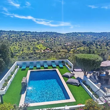 The View House فيلة